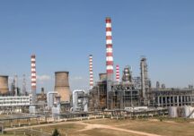 Miros greu de produse petroliere în Ploieşti; instituţiile de mediu controlează rafinăriile Lukoil şi Vega, și confirmă creșteri de emisii