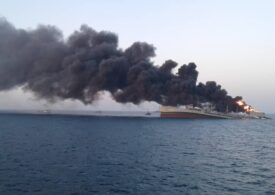 Cea mai mare navă a marinei iraniene s-a scufundat după ce a luat foc (Video)