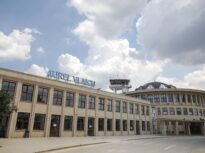 Incident pe aeroportul Băneasa. Flăcări sub o aeronavă Wizz Air UPDATE Reacția companiei