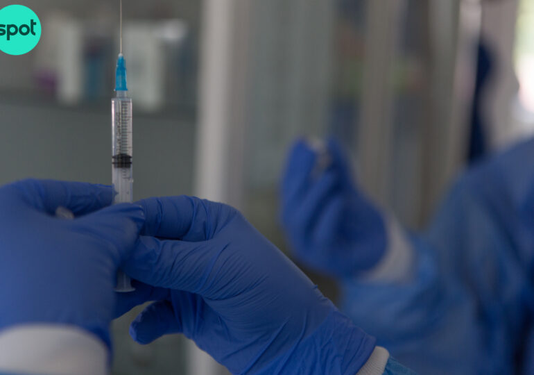 Un studiu realizat în România arată că aproape 80% dintre vaccinații cu Pfizer sunt protejați de formele grave de Covid şi la 6 luni după rapel. Femeile au mai mulți anticorpi