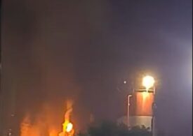 Explozie şi incendiu la Combinatul Azomureş. Un bărbat a fost rănit (Video)