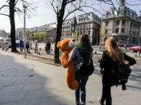 51% dintre români cred că România e o țară sigură din punct de vedere al securității naționale. Votanții AUR sunt cei mai convinși că nu e așa – sondaj INSCOP