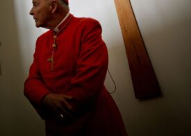 Un fost cardinal american a fost inculpat pentru că a agresat sexual un adolescent