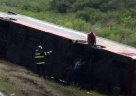 Un autocar plin cu pasageri s-a răsturnat pe autostradă, în Croația: 10 oameni au murit, 45 sunt răniţi
