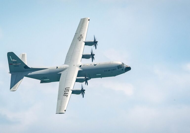 Un avion militar s-a prăbuşit în Filipine <span style="color:#990000;font-size:100%;">UPDATE</span> Cel puțin 45 de oameni au murit (Foto&Video)