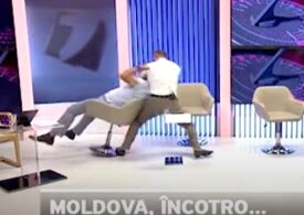 Bătaie în direct între doi politicieni moldoveni, cu pumni, strâns de gât și înjurături (Video)