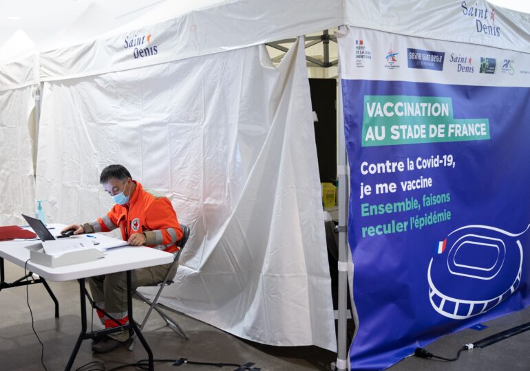 Academiile de medicină şi farmacie din Franța spun că vaccinarea obligatorie e singura soluție
