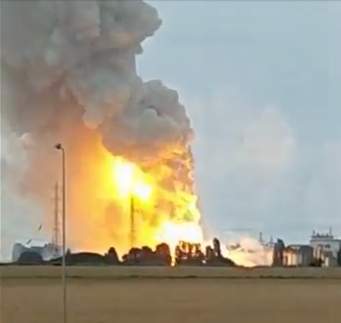 Trei explozii și incendiu puternic la o fabrică din Constanța (Galerie Foto & Video)