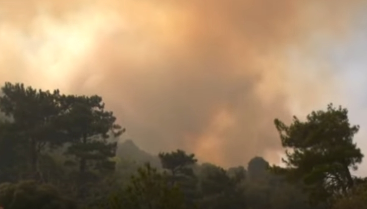 Rusia e mistuită de incendii. Zeci de sate sunt învăluite de un fum toxic (Video)