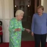 Regina Marii Britanii a primit-o pe Merkel, în ciuda protocolului din pandemie: Să facem istorie (Video)