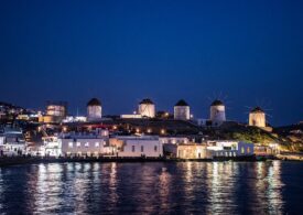 Vacanță cu restricții pe insula Mykonos: Turiștii nemulțumiți și-au făcut bagajele și au plecat, mulți și-au anulat rezervările la hotel