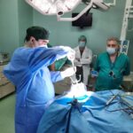 Operaţie în premieră naţională, la Iași, cu un robot de chirurgie craniană (Foto)