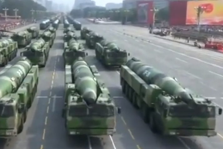 China construieşte o vastă reţea de silozuri pentru rachete nucleare ce ar putea lovi SUA în 30 de minute (Foto)