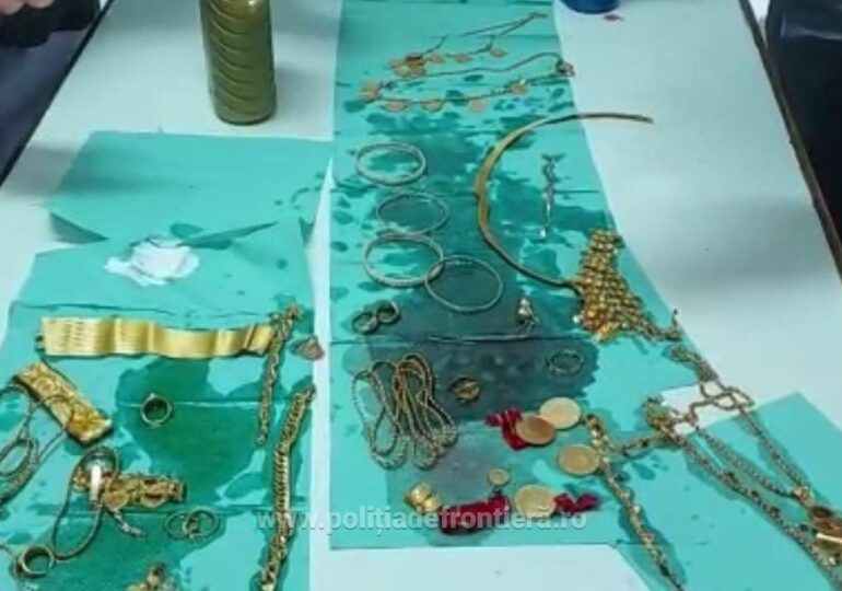 O menajeră care furase bijuterii de 200.000 de euro a fost prinsă în vama Albița, cu o parte din pradă