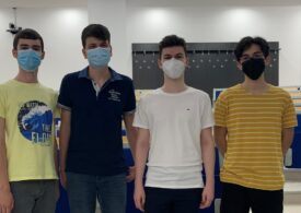Patru elevi români, printre cei mai buni la chimie din lume: Au adus acasă trei medalii de aur și una de argint