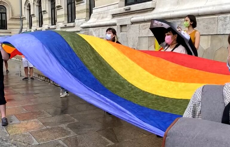 Nicuşor Dan a cedat: Parada gay va avea loc pe 14 august, pe Calea Victoriei, însă cu maximum 500 de participanţi