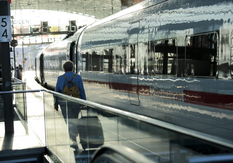 O grevă la Deutsche Bahn provoacă haos în toată Germania: 75% din trenuri au fost anulate