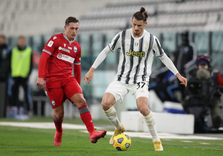 Juventus îi va hotărî în câteva zile soarta lui Radu Drăgușin. Poate fi coleg cu un alt român în Serie A
