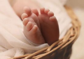 Părinți români reţinuți în Danemarca, după ce bebelușul lor a fost internat în spital - <span style="color:#990000;font-size:100%;">UPDATE</span>