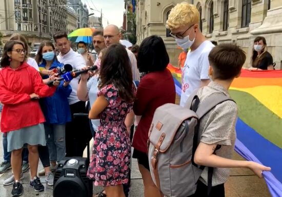 ”Homofobie la Primărie!” Protest la uşa lui Nicușor Dan, dupa ce PMB a pus beţe în roate paradei gay, dar a autorizat ”marșul fascist” al Noii Drepte - UPDATE: PMB invită la noi discuții