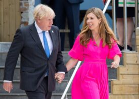 Soția premierului Boris Johnson, însărcinată, a făcut a doua doză de vaccin antiCovid: Mă simt minunat. Nu e niciun risc