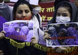 Forţele talibane au oprit brutal un protest al femeilor în Kabul