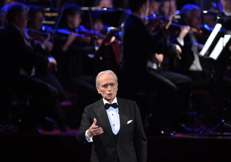 Tenorul José Carreras va concerta la Oradea