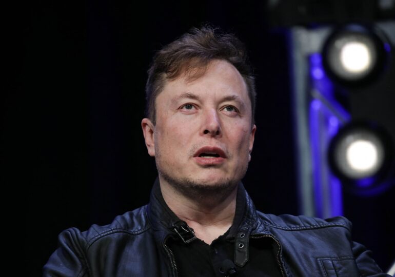 Musk vrea să pună pe orbită un imens panou publicitar, iar reclamele pot fi cumpărate cu criptomonede