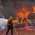 Un nou incendiu masiv face ravagii în California: Şi-a mărit suprafaţa de opt ori în 24 de ore (Video)