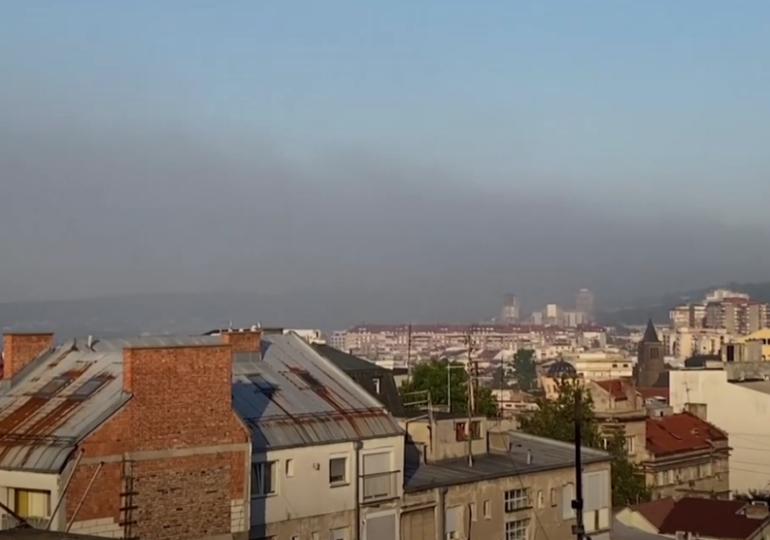 Incendiu la o groapă de gunoi de lângă Belgrad. Capitala Serbiei e învăluită de fum (Video)