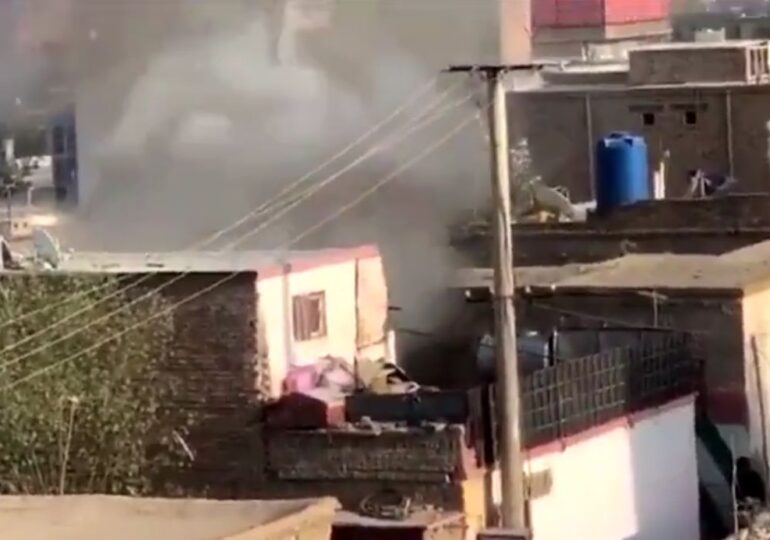 Explozie puternică la Kabul: O rachetă a lovit o casă. Un copil a murit, iar talibanii spun că un atac al armatei americane a vizat o persoană care voia să detoneze o bombă la aeroport - UPDATE