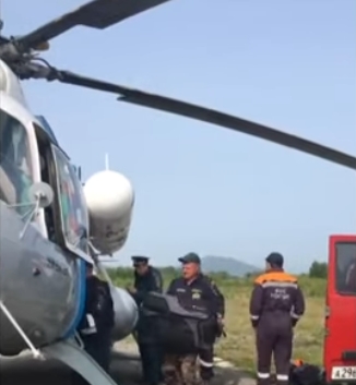 Un elicopter cu turiști s-a prăbuşit în lacul Kuril, din Rusia