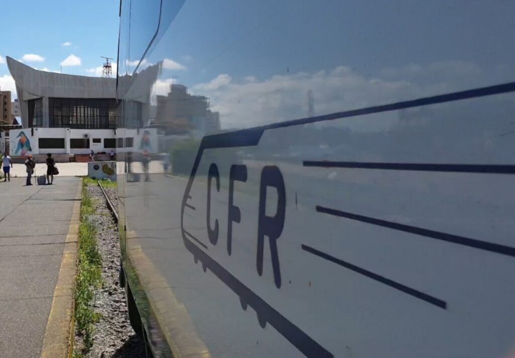 Sindicaliști CFR acuză: Guvernul va transforma transportul feroviar într-un haos de nedescris. Calea ferată a ajuns Cenușăreasa