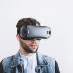 Facebook lansează o aplicaţie VR pentru lucrul la distanţă