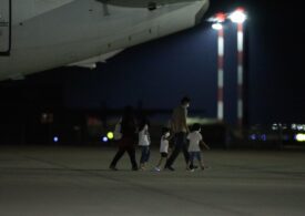 139 de cetățeni afgani aflați sub protecția României au ajuns la București