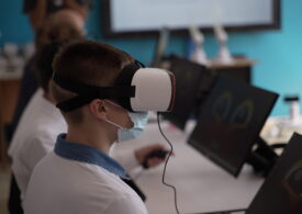 Roboți, ochelari VR, imprimante și scannere 3D, ȋn primul SmartLab dintr-o școală de la țară. E mai ceva ca-n Danemarca!