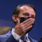 După epsiodul Șoșoacă, Cîțu vrea amendarea parlamentarilor care nu poartă mască