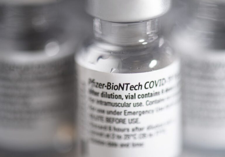 FDA a autorizat a treia doză de vaccin de la Pfizer, însă doar pentru vulnerabilii vaccinaţi cu acelaşi ser