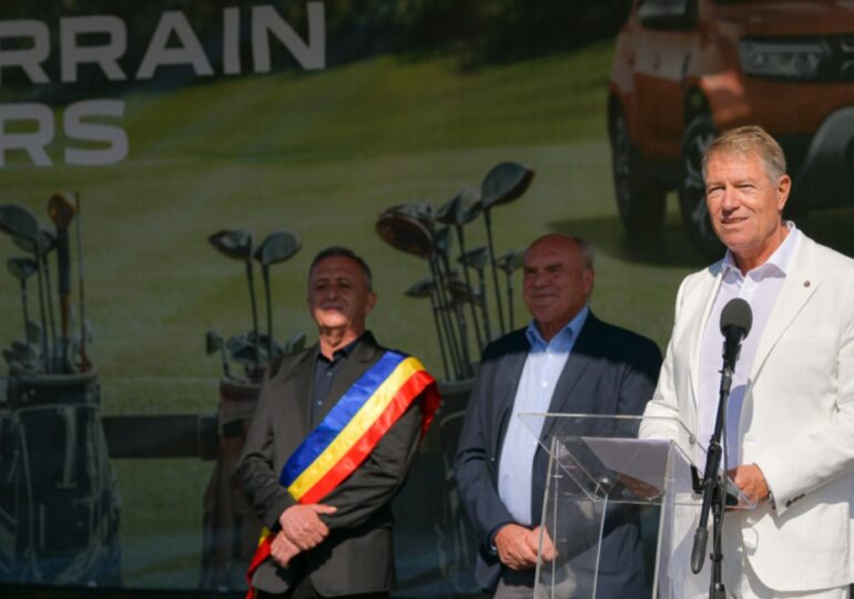 Cât de mult costă să joci golf, sportul "deloc exclusivist" promovat de Klaus Iohannis