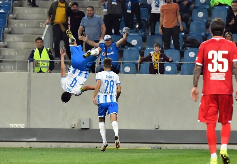 Liga 1: Universitatea Craiova câștigă un meci spectaculos. Andrei Ivan a dat 4 goluri