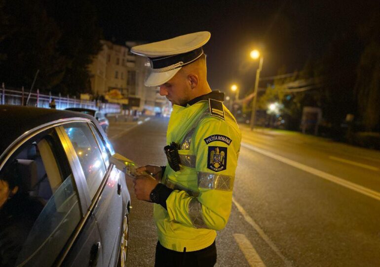 IGPR spune că polițiștii au circa 3.000 de device-uri pentru verificarea certificatelor Covid și mai primesc vreo 8.000. În România sunt aproape 50.000 de localuri de verificat