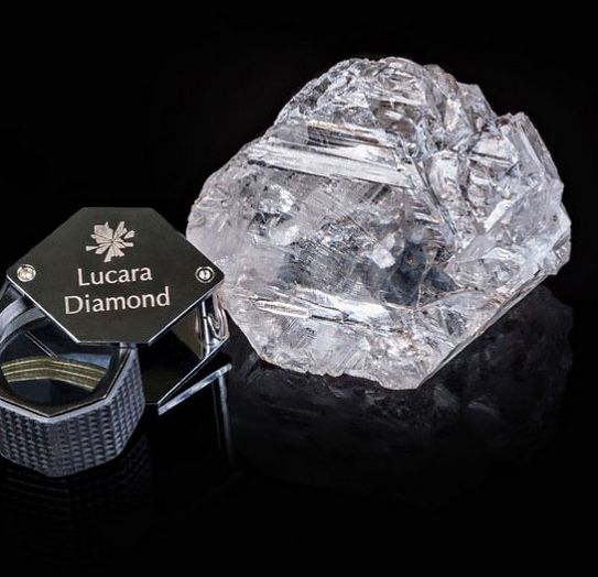 Normally hue Brawl Un diamant neșlefuit de 1.175 carate a fost prezentat la New York. Vine din  Botswana și ar putea fi unul din cele mai mari diamante descoperite  vreodată - spotmedia.ro