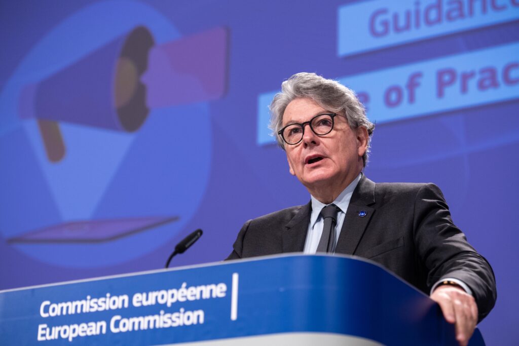 Conflict SUA – UE: Macron denunță sancțiunile împotriva lui Thierry Breton. UE ia în calcul contramăsuri. Extrema dreaptă invocă România