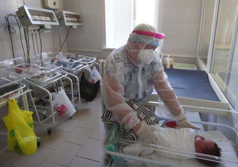 Maternitatea Bucur e iar închisă pentru pacientele non-Covid. Medic: Suntem consternaţi, nu există nicăieri în lume spital exclusiv Covid. Ce facem cu gravidele şi bebeluşii?