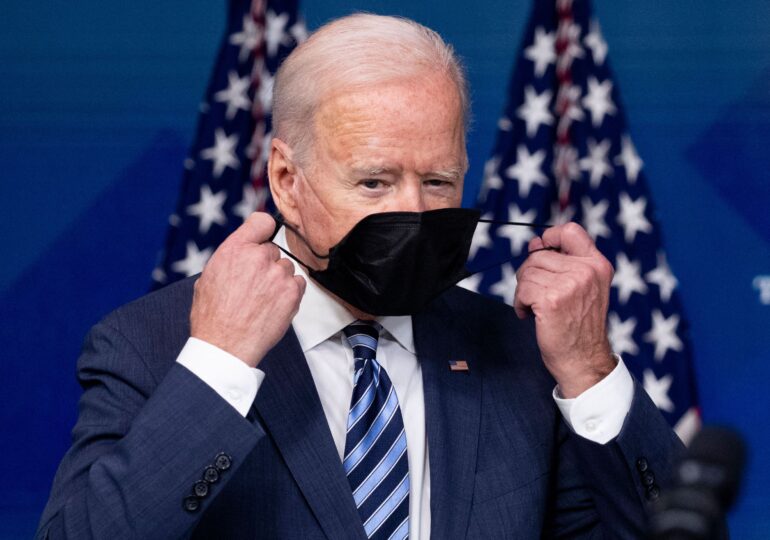 Joe Biden îi va telefona duminică președintelui Ucrainei, Volodimir Zelenski
