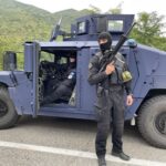 Serbia plasează în alertă trupe la frontiera cu Kosovo