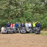 Deţinuţi şi angajaţi ai Penitenciarului Oradea, voluntari la acţiunea de curăţare a unor zone din oraș (Foto)