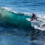 Un surfer a murit după ce a fost mușcat de rechin, pe o plajă din Australia