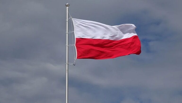 Polonia declară stare de urgență la frontiera cu Belarus