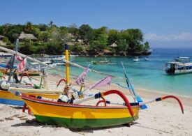 Indonezia îşi redeschide insulele turistice, inclusiv Bali. Dar românii nu sunt primiţi nici cu vaccin